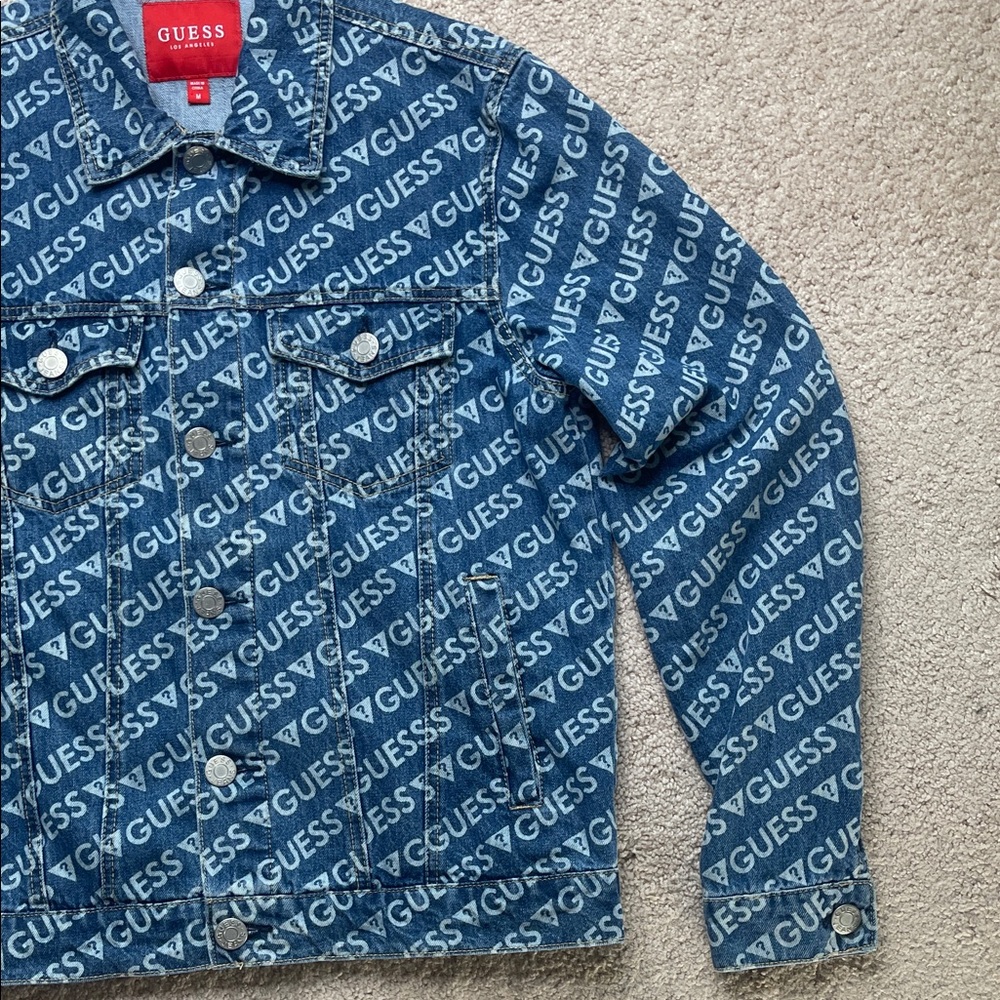 VINTAGE Guess Logo Patterned Blue Denim Jacket - Picture 5 of 10